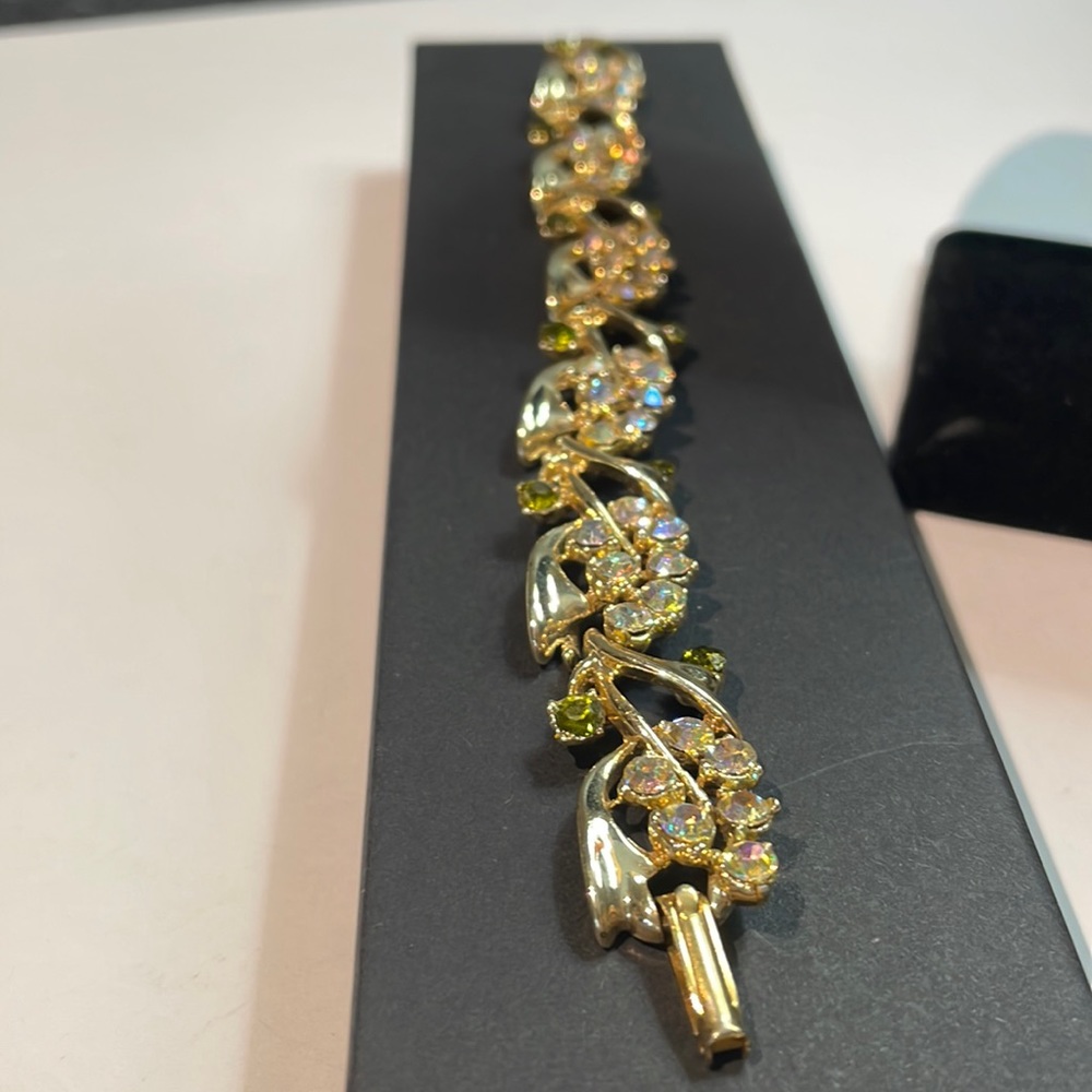 Vintage BSK Rhinestone Gold Toned Bracelet 7.5”